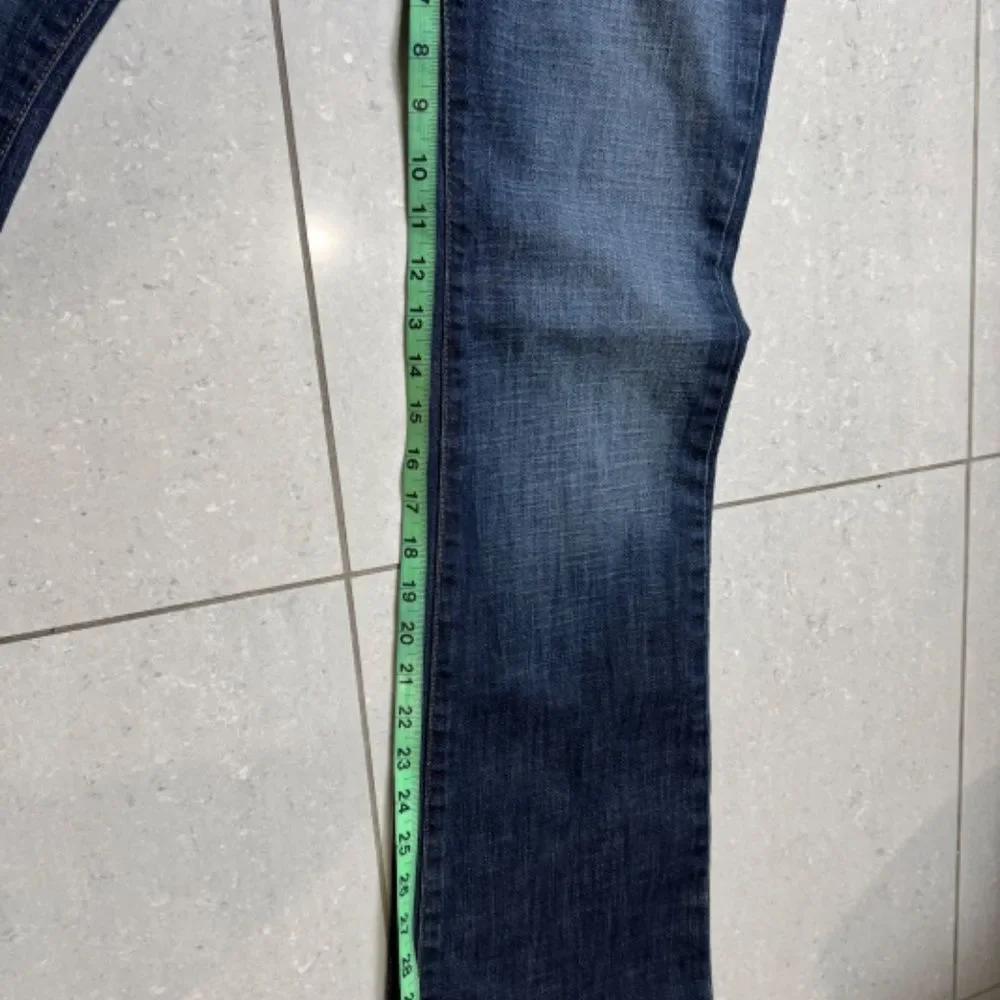 Joe's Jeans Low Rise - Picture 9 of 10